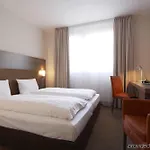 Hotel Spark By Hilton Centre 4*