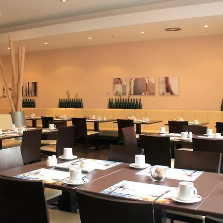 מלון Intercityhotel אסן