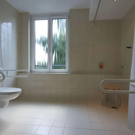 מלון Intercityhotel 4*