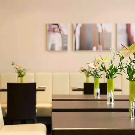 Intercityhotel מלון