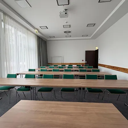 Spark By Hilton Centre Hotel