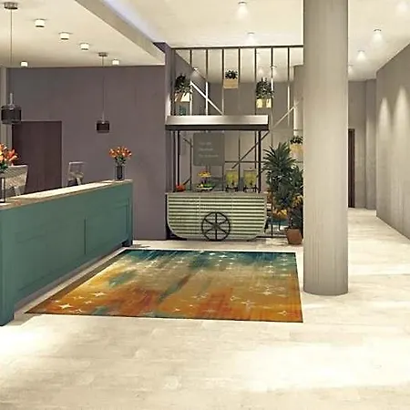 Hotel Spark By Hilton Centre 4*