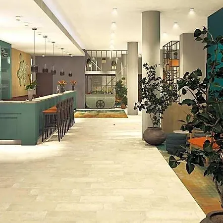 酒店 Spark By Hilton Centre 4*