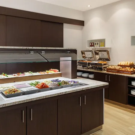 Spark By Hilton Centre Otel 4*