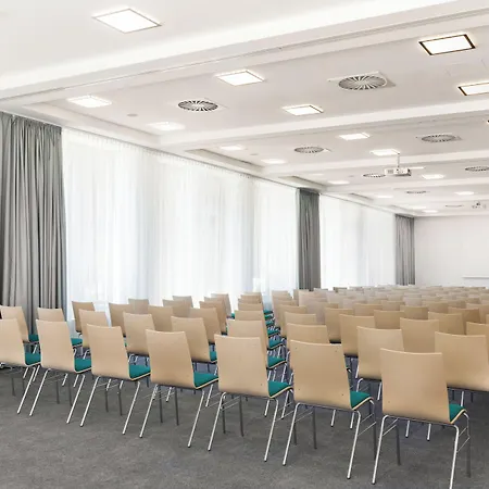 Spark By Hilton Essen City Centre 3*
