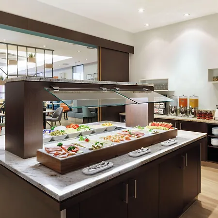 Spark By Hilton Essen City Centre Hotel 3*
