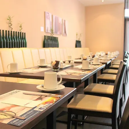 מלון Intercityhotel 4*