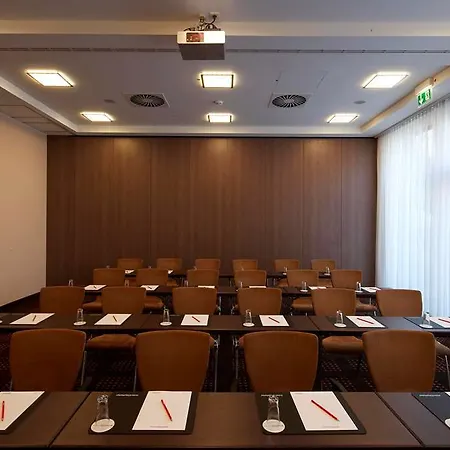 Intercityhotel מלון