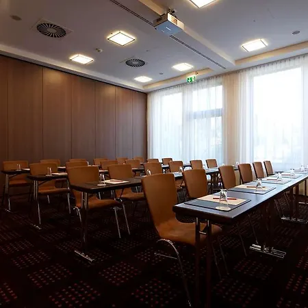 Intercityhotel מלון 4*