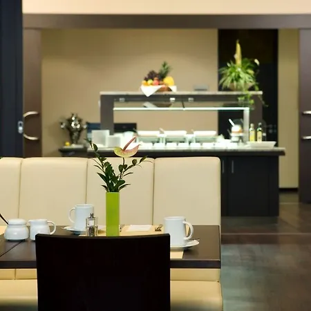 Intercityhotel 4*