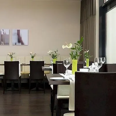 מלון Intercityhotel