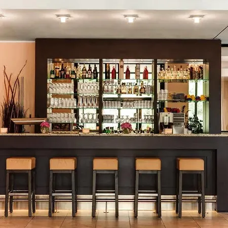 מלון Intercityhotel