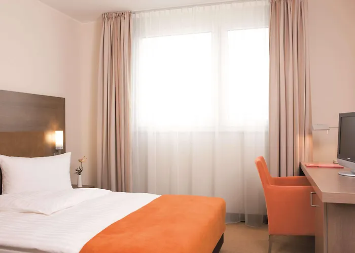 Отель Spark By Hilton Centre 4*