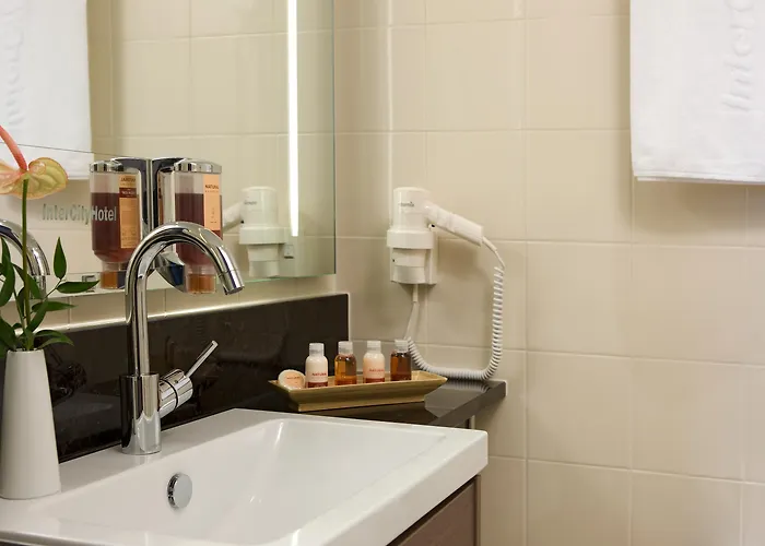 Spark By Hilton Centre