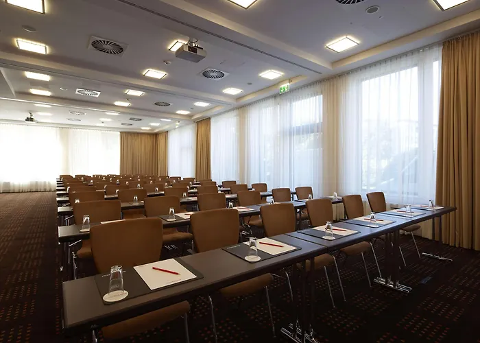 Spark By Hilton Centre Отель