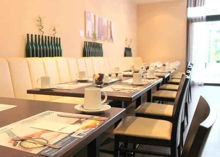 Hotel Spark By Hilton Centre 4*