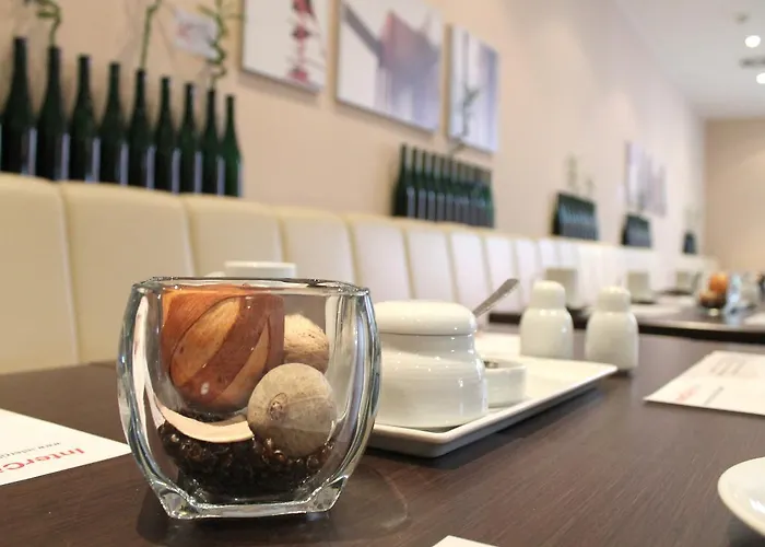 Отель Spark By Hilton Centre