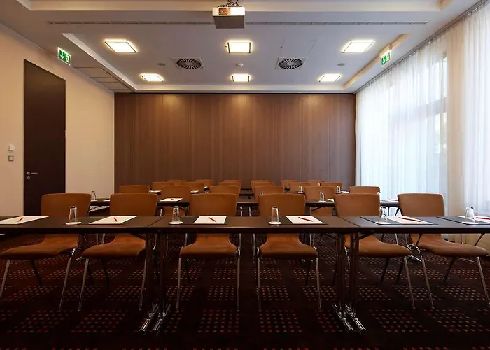 Spark By Hilton Centre